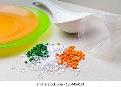 Polyethylene granules and disposable tableware made of polyethylene, polypropylene. BPA FREE 
