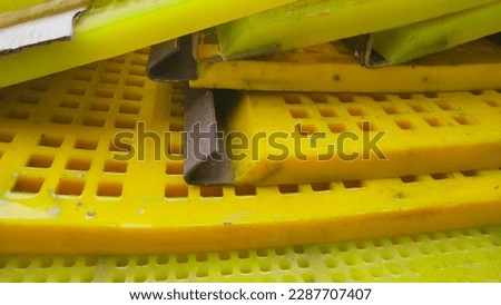 Polyurethane screenmesh for Terex 883+ TS Top Deck