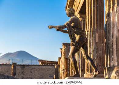 Pompeii City  Destroyed  In 79BC By The Eruption Of Mount Vesuvius