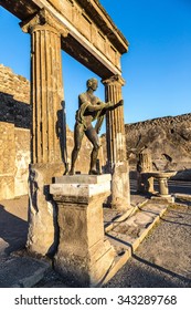 Pompeii City  Destroyed  In 79BC By The Eruption Of Mount Vesuvius