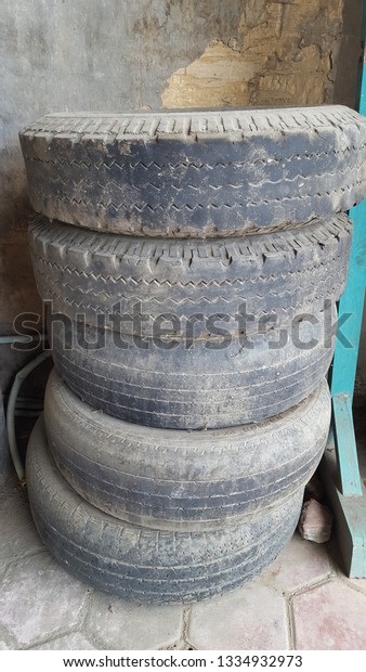 Ponorogo, East Java/ Indonesia- 03/10/2019 :\
The used car tires will be recycled as a form of waste utilization\
so as not to damage the\
environment