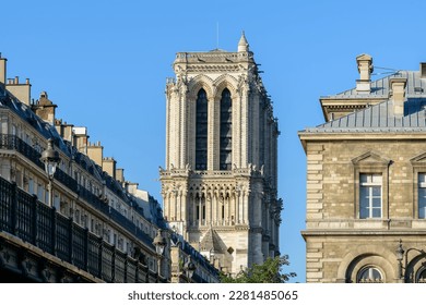 The Pont d Arcole and Notre Dame de Paris cathedral , in Europe, France, Ile de France, Paris, Along the Seine, in summer, on a sunny day.