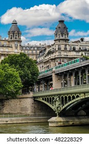 Pont De Bir Hakeim In Paris, France, A Bridge For Metro, Europe