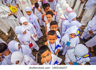 Pontianak, Indonesia : Group Of Kindergarten Students Doing Hajj Simulation In Mujahid Mosque, Pontianak, Indonesia (08/2019).