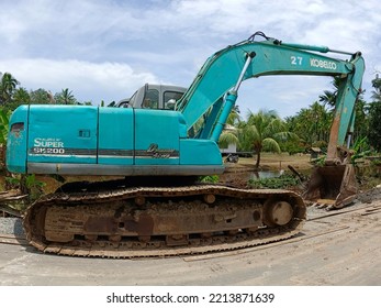 Pontianak West Kalimantan October 2022, Excavator Used To Complete The Highway Construction Project In The City Of West Pontianak