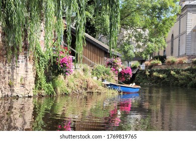 Pontrieux, France - 08 20 2019 : Old Washhouse Along The River Le Trieux In Pontrieux, Village Of Pontrieux Nicknamed 