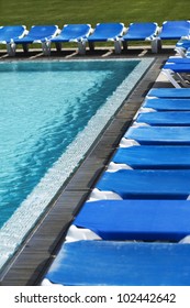 Pool bed/Poolside
