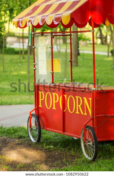popcorn kiosk
park