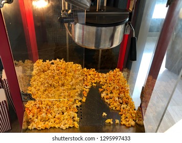 Popcorn Machine maker, variety of corn, which expands and puffs up when heated