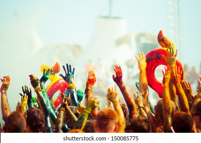 POPOVKA UKRAINE - AUGUST 6 : Young People Having Fun At The Festival 