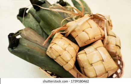 Ketupat Masak Images Stock Photos Vectors Shutterstock