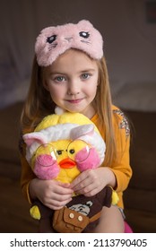 Popular Stuffed Toy Meme Duck With Glasses, A Child Holding A Beautiful Plush Toy Hyaluoon Duckling 