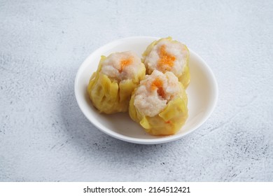 Popular Traditional Steamed Hong Kong Shumai With Yellow Skinned