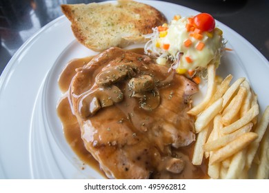 Porkshop Steak Mushroom Sauce Stock Photo 495962812 Shutterstock