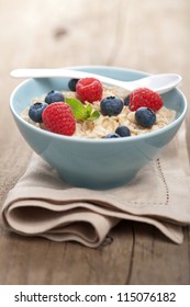 Porridge With Fresh Berries