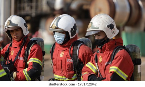 Port Dickson, Malaysia, March 2, 2021- The Hazmat Special Team Of The Fire And Rescue Department Of Malaysia, Conducted Hazmat Training At The Oil Treatment Center, Port Dickson.