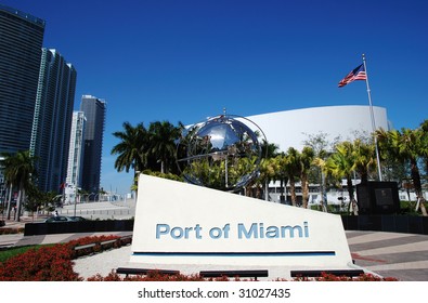 The port entrance sign in Miami city, Florida.