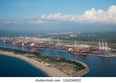 Port unloading goods Gioia Tauro