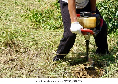 Portable Manual Earth Auger For Prepare The Soil For Planting Trees                            