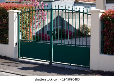 Portal Street Suburb Home Steel Dark Green Metal Retro House Gate Garden Access Door