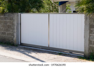 834 Aluminium Garden Door Images, Stock Photos & Vectors | Shutterstock