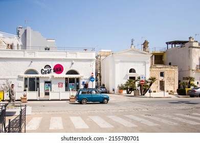 Porte Cesario, Italy - 04.20.2018: Small Town Street View On A Sunny Day In Apuglia Region 