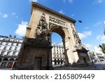 Porte Saint-Denis is a Parisian monument located in the 10th district , at the crossing of the Rue Saint-Denis continued by the Rue du Faubourg Saint-Denis. Paris. France.