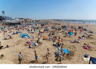 Porthcawl, Wales, UK - May 31st 2021:  Swarms Of People Descend On Coney Beach, Porthcawl, As Fine Weather And High Temperatures Greet Bank Holiday Monday