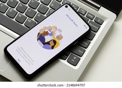 Portland, OR, USA - Dec 15, 2021: Microsoft Teams Mobile App Landing Page Is Seen On A Google Pixel Smartphone. Teams Is A Proprietary Business Communication Platform Developed By Microsoft.