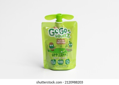 Portland, OR, USA - Feb 9, 2022: GoGo SqueeZ Fruit On The Go Kids Applesauce Snack Isolated On A White Background. GoGo SqueeZ Is Part Of Materne North America, A Member Of The Groupemom Family.