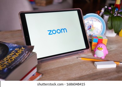 Portland, OR, USA - Mar 28, 2020: Zoom Mobile App Welcome Page Seen On An IPad. As Covid-19 Leads To Cities Quarantined, Zoom Emerges As One Of The Top Tools To Keep Business Up And Students Learning.