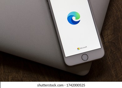 Portland, OR, USA - May 26, 2020: Microsoft Edge Mobile App Welcome Page Is Seen On A Smartphone. The New Microsoft Edge Is Based On Chromium And Was Released On January 15, 2020.