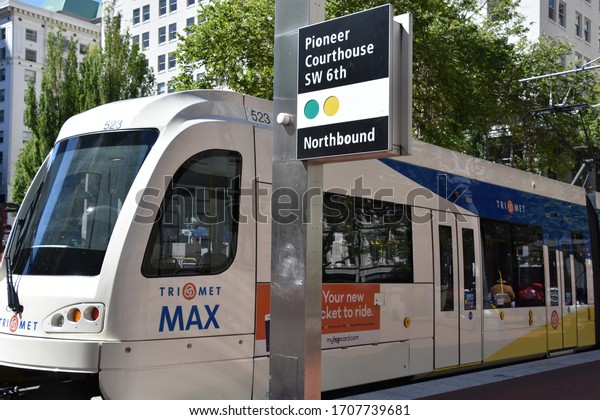 PORTLAND, OREGON - JUN 8: MAX Light Rail Streetcars in Portland, Oregon ...