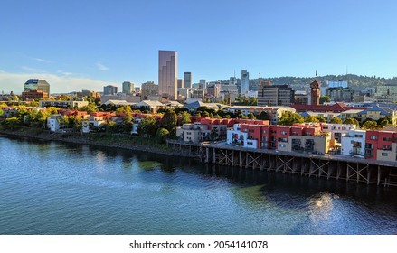 PORTLAND, OREGON - SEPTEMBER 25, 2021: Cityscape View Of Downtown Portland, The Willamette River And The Tualatin Mountains