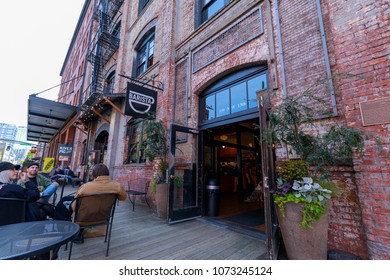 Portland, Oregon, USA - April 19, 2018: Barista Coffee Shop In The Pearl District Of Portland