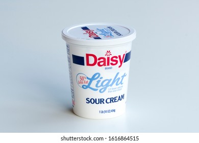 9,099 Sour cream container Images, Stock Photos & Vectors | Shutterstock