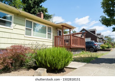 Portland, Oregon / USA - July 28 2019: Apartment For Rent In The Hip City Of Portland. Real Estate And Rental Properties In Portland, Oregon. High Rent In Popular Cities For Small Apartments.