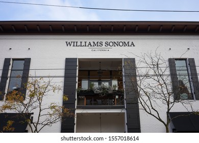 Portland, Oregon, USA - Nov 5, 2019: The Williams Sonoma And Williams Sonoma Home Combo Store In Portland.