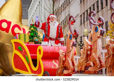 Portland, Oregon, USA - November 25, 2016: Santa Claus In The Annual My Macy's Holiday Parade Across Portland Downtown.