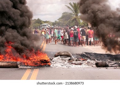 Porto Seguro, Bahia, Brazil - March 2, 2010: Protest By Residents Of A Community Demanding Public Safety In The City Of Porto Seguro.