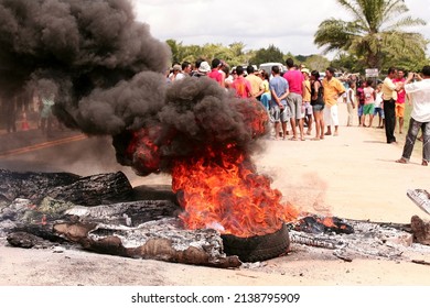 Porto Seguro, Bahia, Brazil - March 2, 2010: Protest By Residents Of A Community Demanding Public Safety In The City Of Porto Seguro.