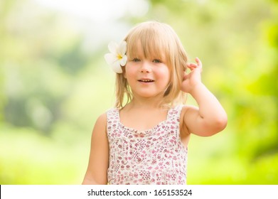 1,092 Flower Behind Ear Images, Stock Photos & Vectors | Shutterstock