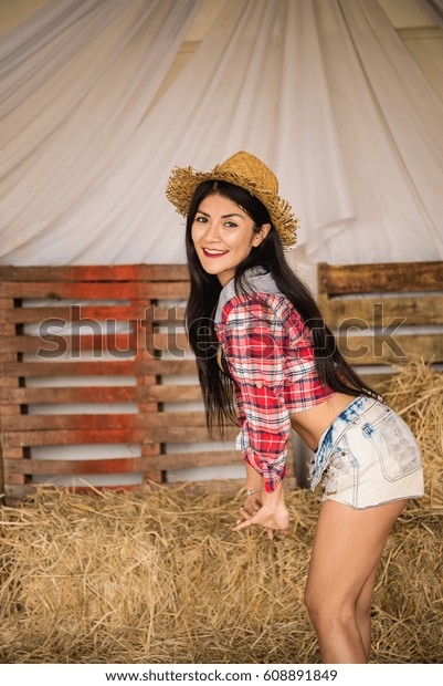 Portrait Asian Sexy Woman Cowgirl Style Foto Stock 608891849 Shutterstock