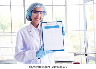 Portrait Asian Women Scientist Laboratory Background. Female Research Pathologist Clinician Expert Medical Chemist. Woman Expertise Scientist Portrait In Medical Lab. Happiness Biology Lab Woman