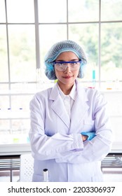 Portrait Asian Women Scientist Laboratory Background. Female Research Pathologist Clinician Expert Medical Chemist. Woman Expertise Scientist Portrait In Medical Lab. Happiness Biology Lab Woman