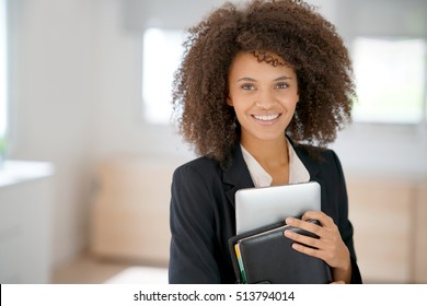 Portrait Smart Afro Young Entrepreneur Woman Stock Photo 1925124170 ...