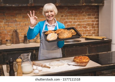 11,877 Old woman baking Images, Stock Photos & Vectors | Shutterstock