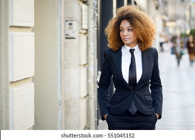 https://image.shutterstock.com/image-photo/portrait-beautiful-black-businesswoman-wearing-260nw-551045152.jpg