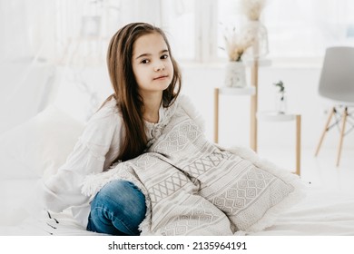 4,722 Schoolgirl on bed Images, Stock Photos & Vectors | Shutterstock