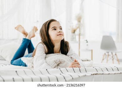 4,722 Schoolgirl on bed Images, Stock Photos & Vectors | Shutterstock